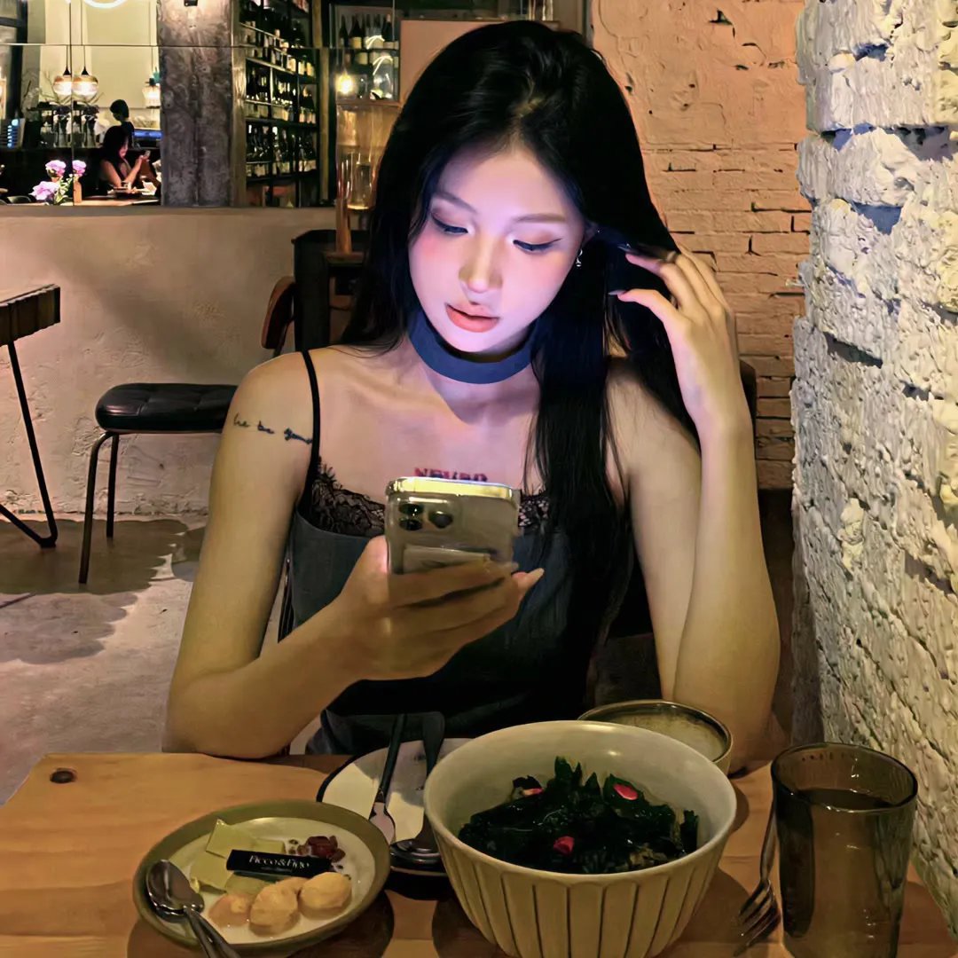 真人秀常驻被曝录制现场起冲突，短时间内决赛夜后台画面流出